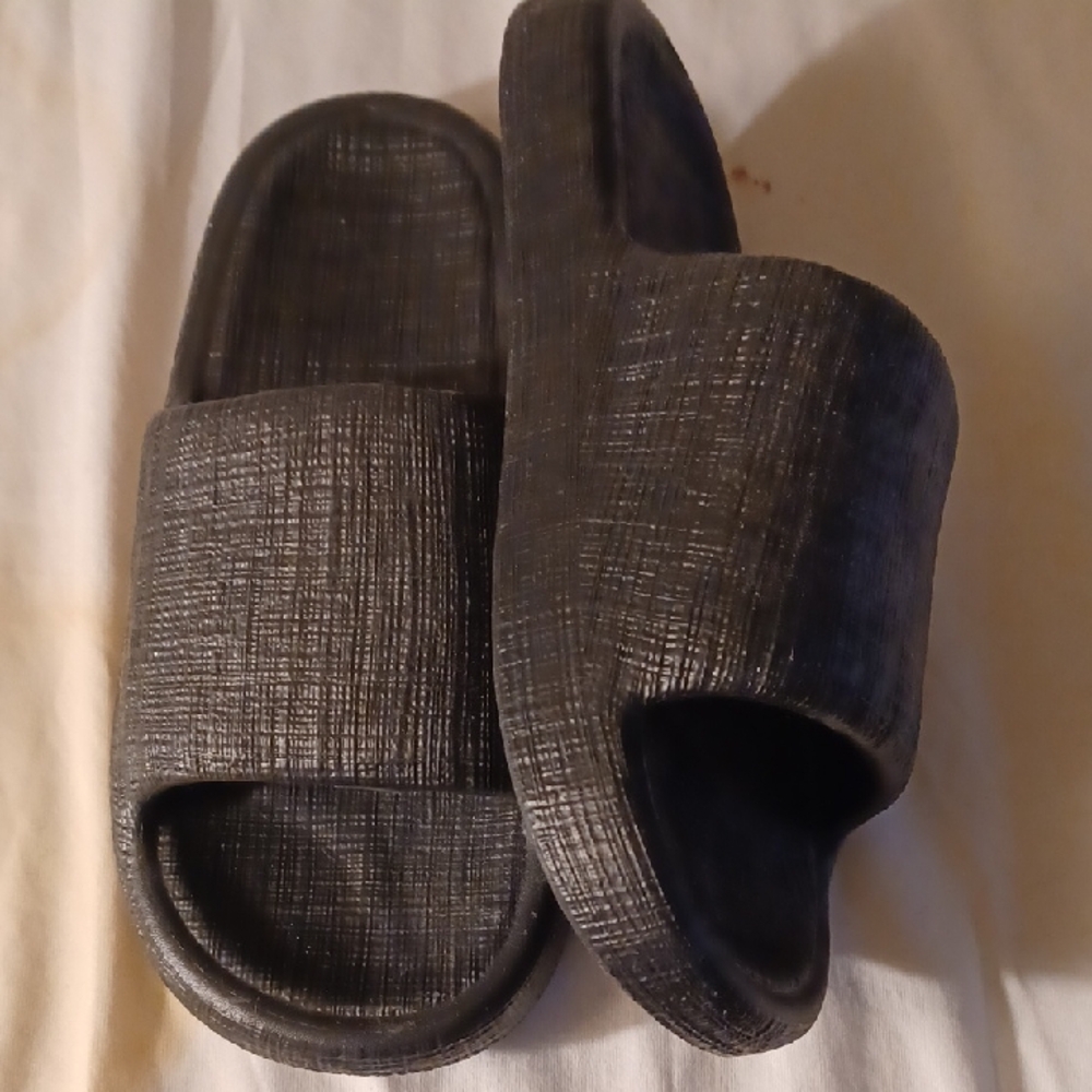 Black Textured Men's Slide Sandals
